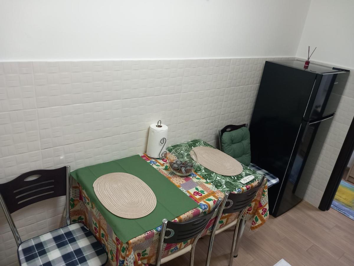New Apart Apartment Fagaras Luaran gambar